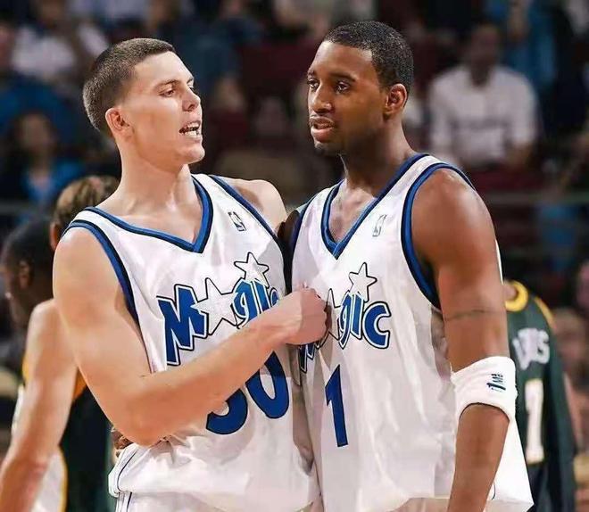 个足球俱乐 个足球俱乐