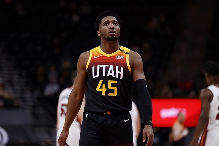 聚勒对球队 聚勒对球队